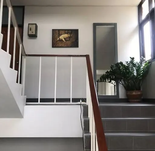 Manoo House E Apartment